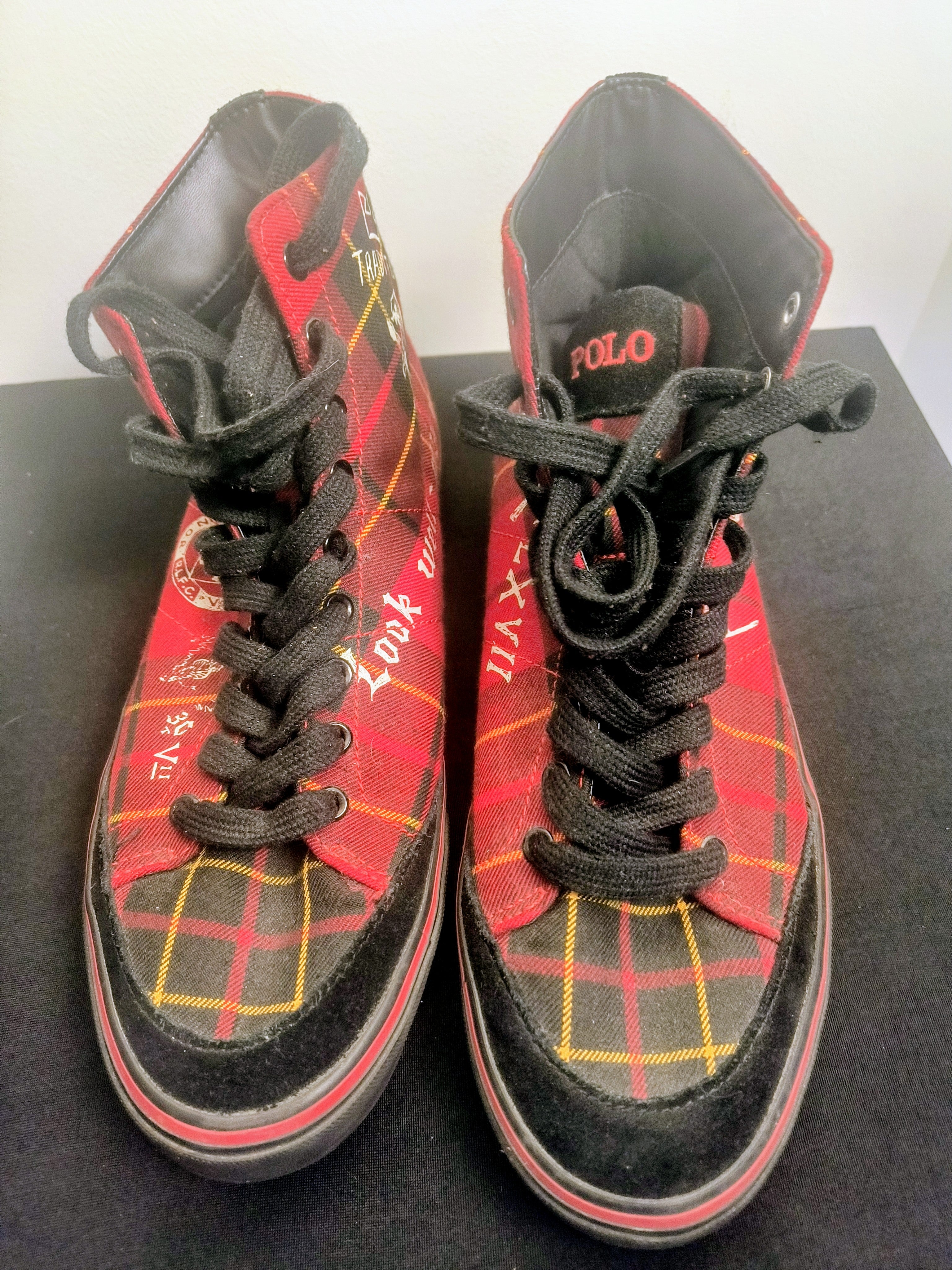 Sneakers